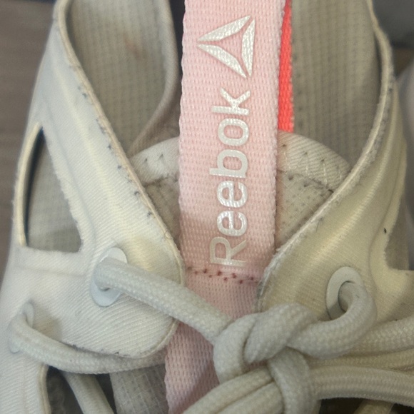 GUC Reebok Women’s Cardio Motion Cross Trainer Beige and Pink Casual Size 9 - Picture 8 of 13